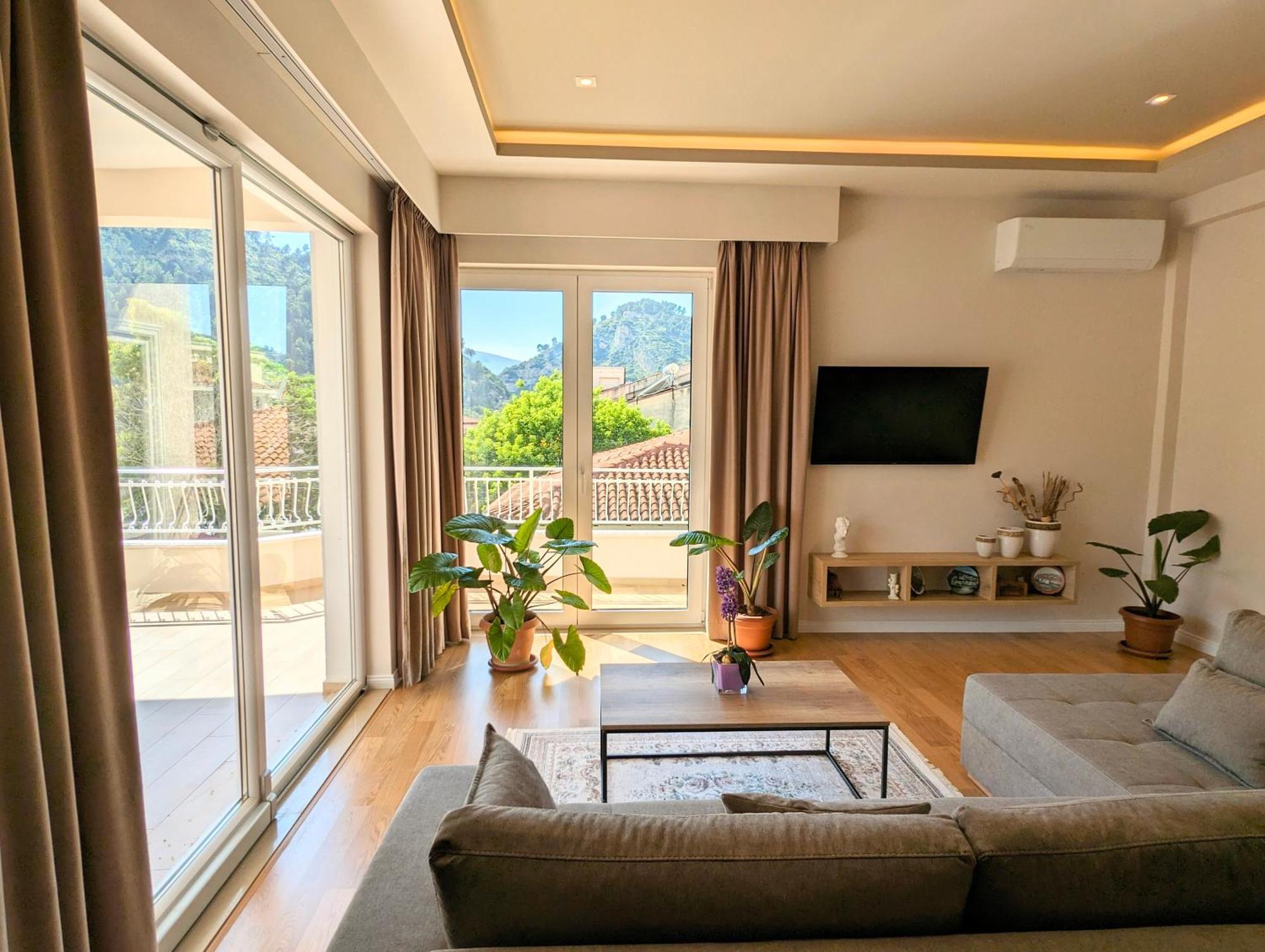 Villa With Garden And Veranda Berat Luaran gambar