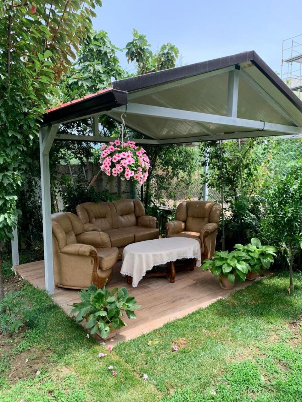 Villa With Garden And Veranda Berat Luaran gambar